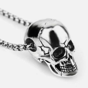 New Gothic Skull Pendant Necklace